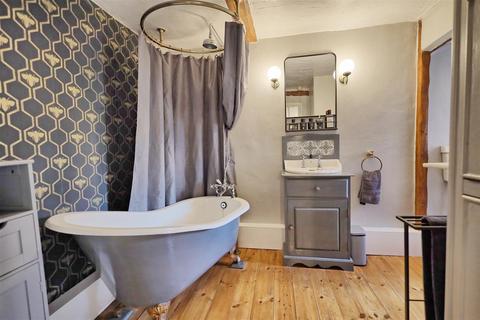 undefined, High Street, Hunsdon SG12