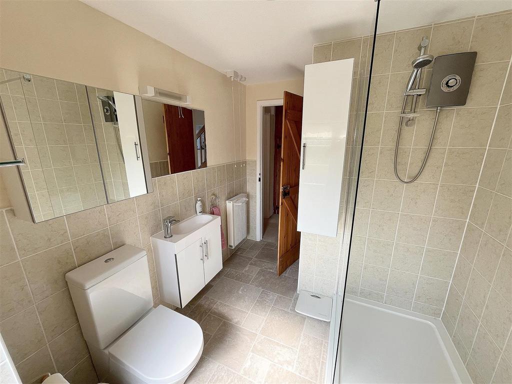 Shower Room.jpg