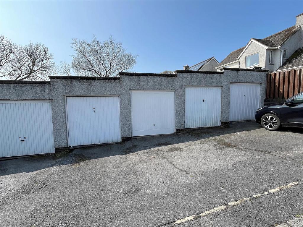 Garage.jpg