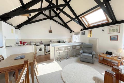 2 bedroom end of terrace house for sale, The Plat, Strete