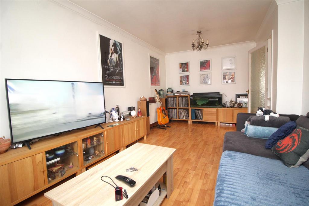 Living room 2 .JPG