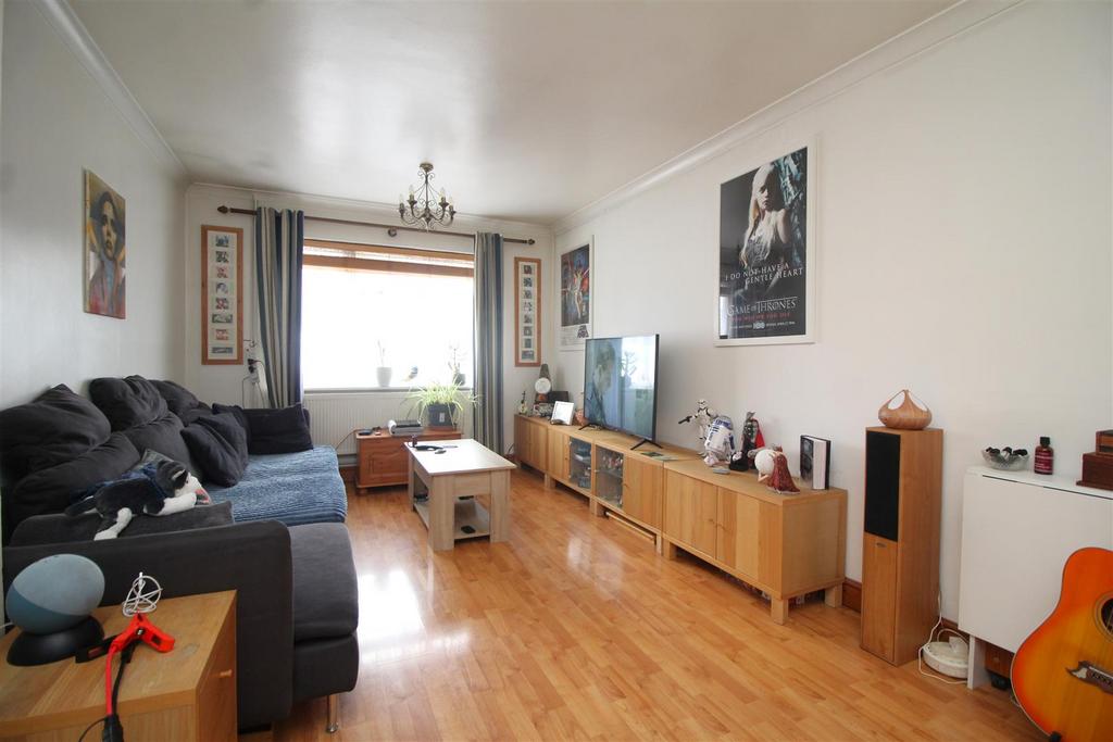 Living room 1.JPG
