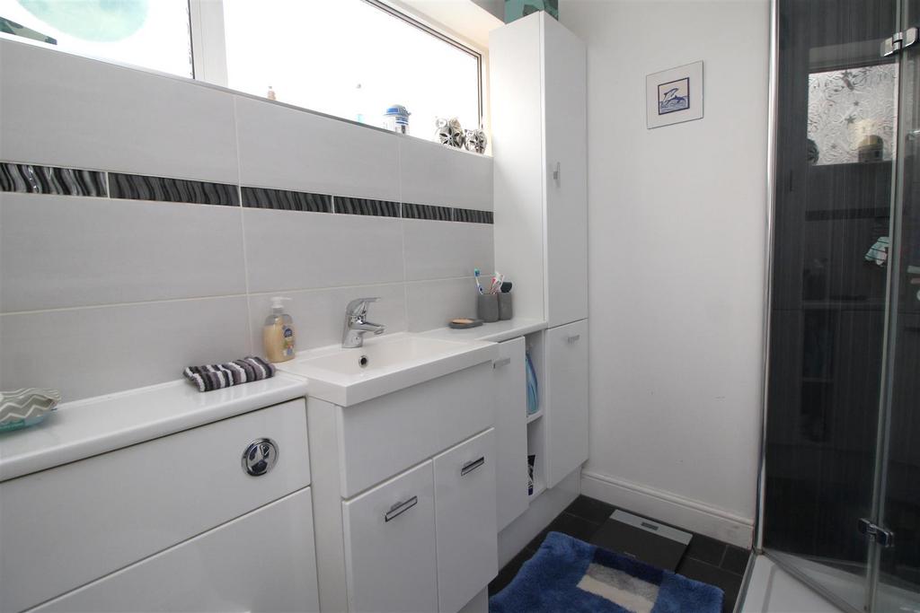 Shower room 1 .JPG