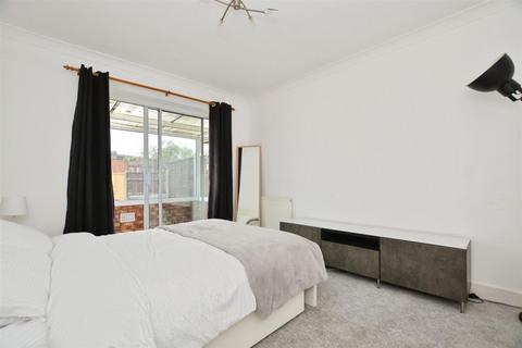 2 Hall View, Messingham, Scunthorpe, DN17 3TD