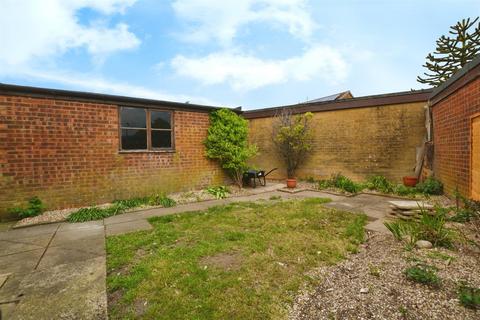 2 Hall View, Messingham, Scunthorpe, DN17 3TD