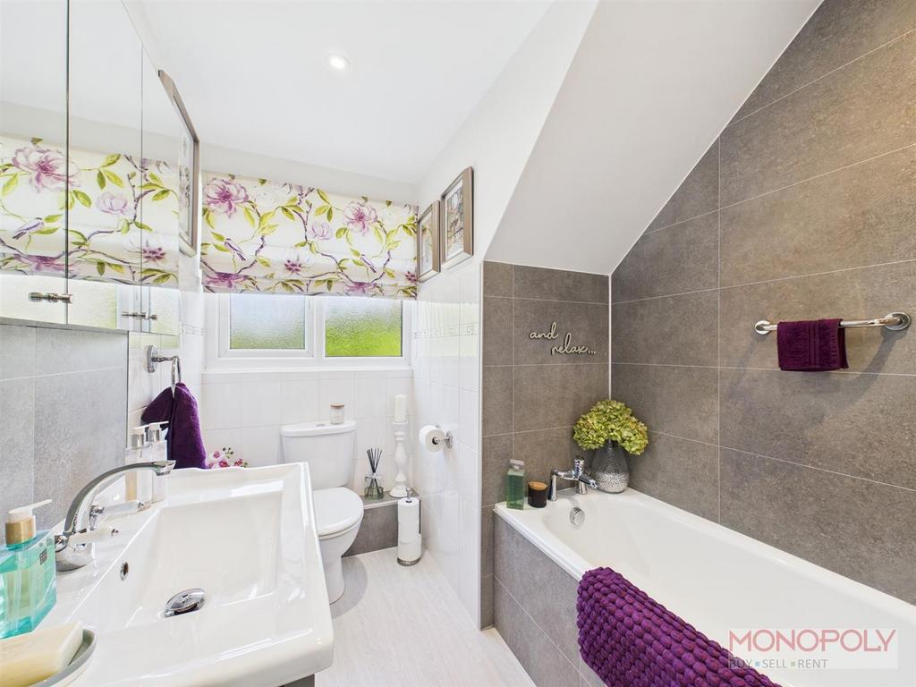 CAM01943 G0-PR0432-STILL006.jpg