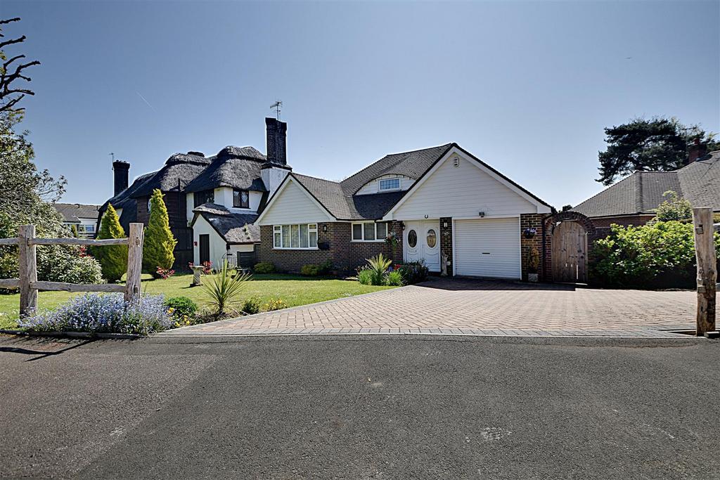 4 bedroom detached house for sale in Bexhill-On-Sea on OnTheMarket