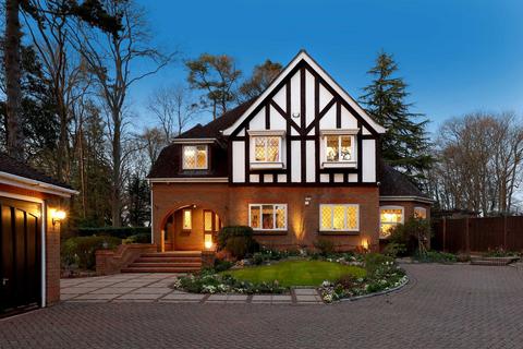 5 bedroom detached house for sale, Manor Road, Penn, Buckinghamshire, HP10