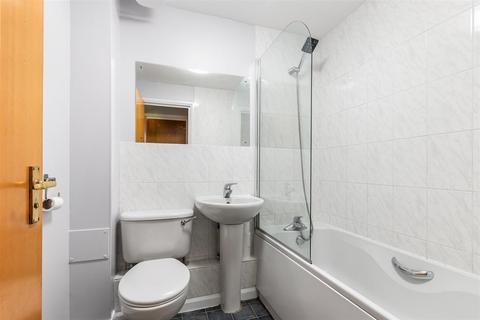 2 bedroom flat for sale, Rothesay Avenue, Wimbledon Chase SW20