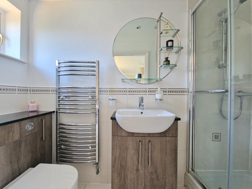Bedroom 2 En-Suite