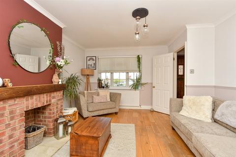 24 Church Close, Cliffe, Rochester, ME3 7UT