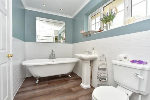 24 Church Close, Cliffe, Rochester, ME3 7UT