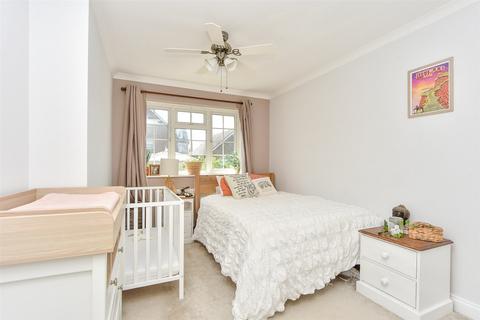24 Church Close, Cliffe, Rochester, ME3 7UT