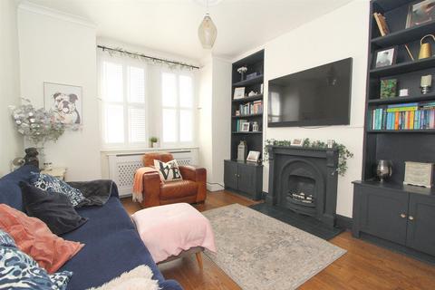 17 Shorts Road, Carshalton, SM5 2PB