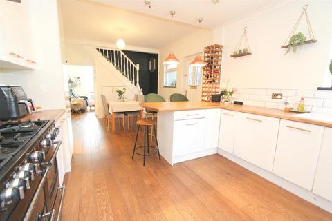 17 Shorts Road, Carshalton, SM5 2PB