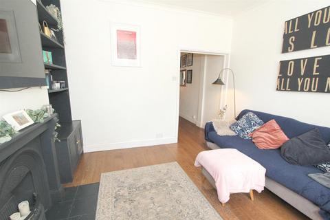17 Shorts Road, Carshalton, SM5 2PB