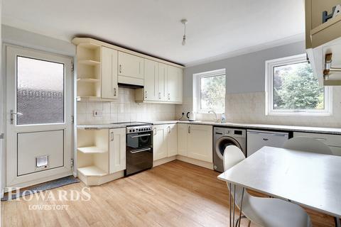 2 bedroom detached bungalow for sale, Marbella Green, Carlton Colville