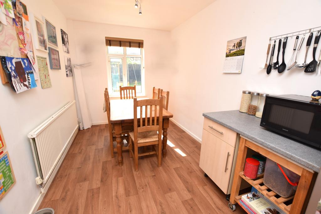 Open plan kitchen/diner