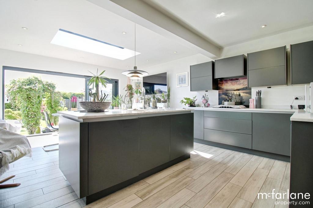 Open Plan Kitchen & Dining