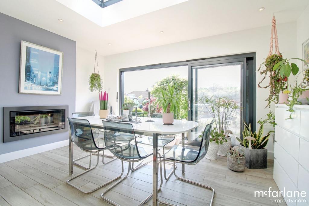 Open Plan Kitchen & Dining
