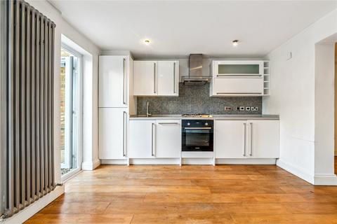 3 bedroom apartment to rent, Almeric Road, SW11