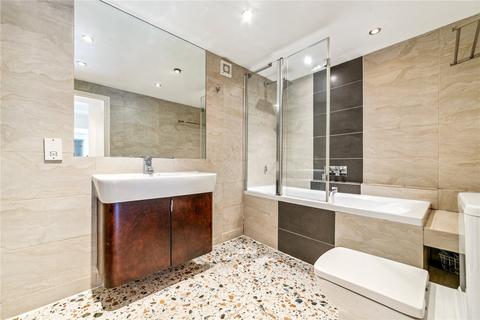 3 bedroom apartment to rent, Almeric Road, SW11