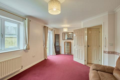 3 bedroom end of terrace house for sale, Pine Rise, Witney OX28