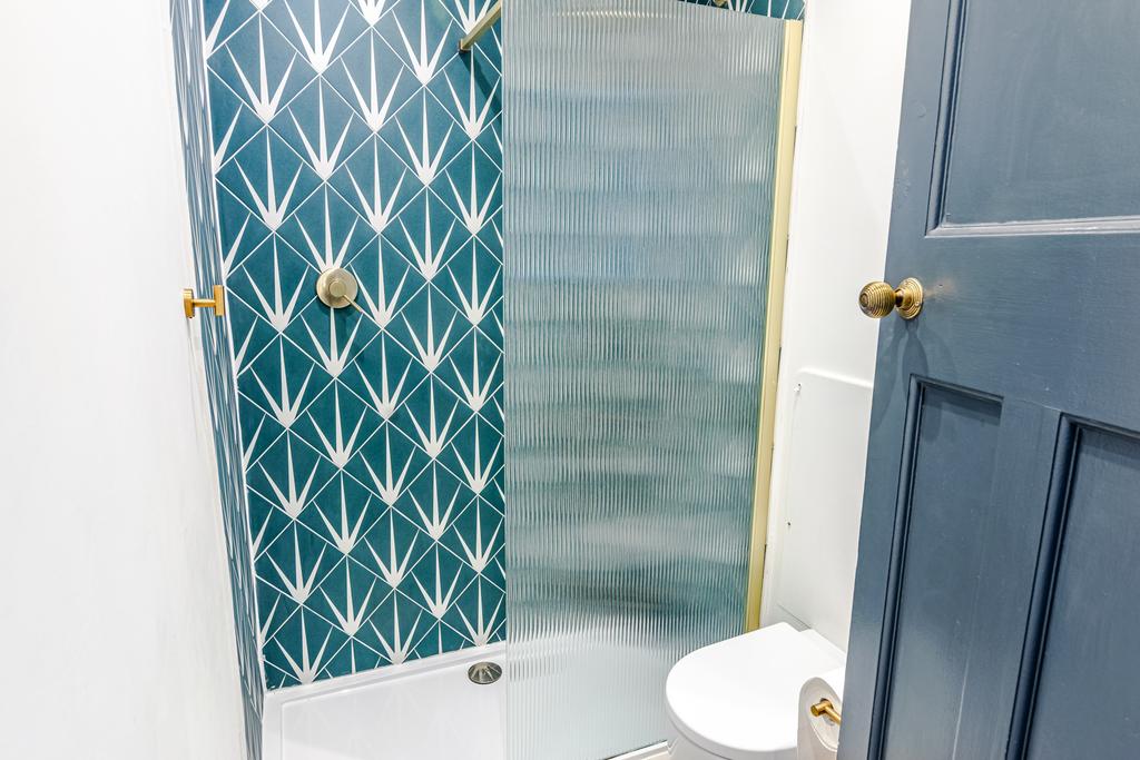 Hallshower