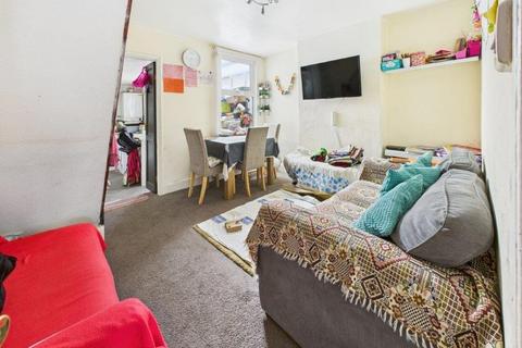 2 bedroom end of terrace house for sale, The Crescent, Slough, Berkshire, SL1