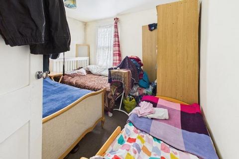 2 bedroom end of terrace house for sale, The Crescent, Slough, Berkshire, SL1