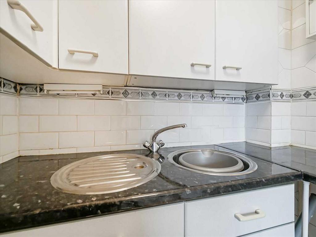 Kitchen (2)