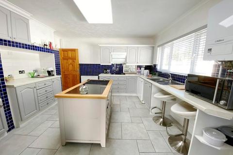 4 bedroom chalet for sale, Oakland Walk, West Parley, Ferndown, Dorset