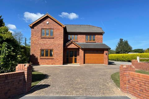 4 bedroom detached house for sale, Waunfarlais Road, Llandybie, SA18 3NG