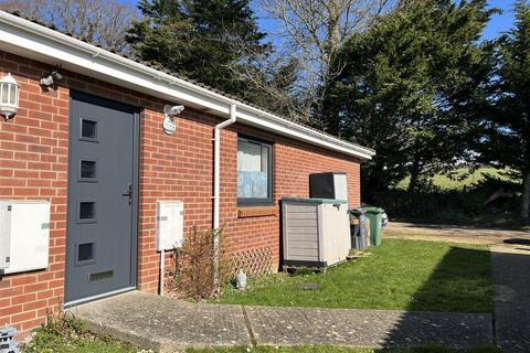 3 bedroom bungalow for sale, 253 Gurnard Pines, Cowes