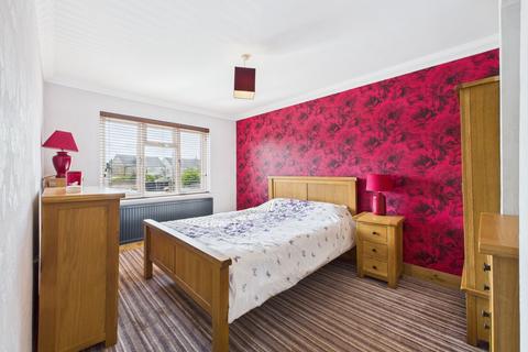 5 Rayleigh Road, Stanford-le-hope, SS17 0NE