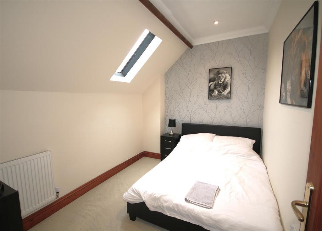 Bedroom 3a.JPG