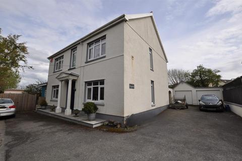 4 bedroom detached house for sale, Tenby Road, St. Clears, Carmarthen