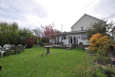 4 bedroom detached house for sale, Tenby Road, St. Clears, Carmarthen
