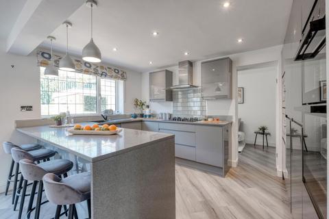 4 bedroom detached house for sale, Ainsdale Gardens, Halesowen, B63