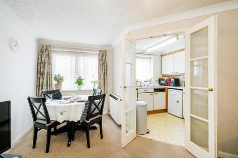 1 bedroom retirement property for sale, Chingford Mount Road, Chingford