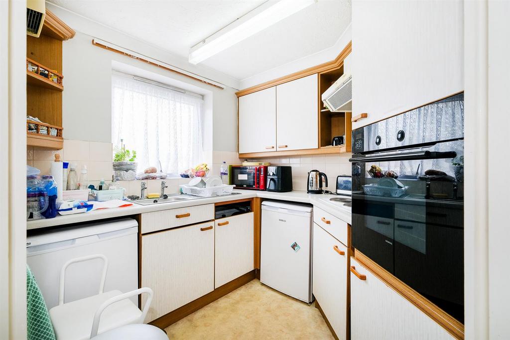 Kingswood Court-9 web.jpg