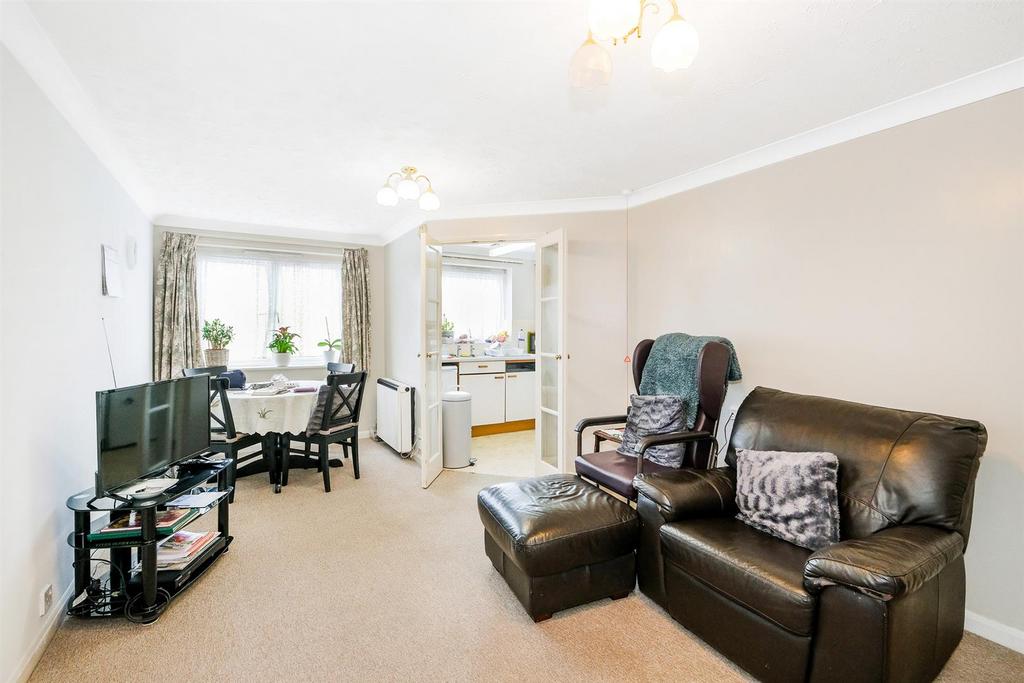 Kingswood Court-11 web.jpg