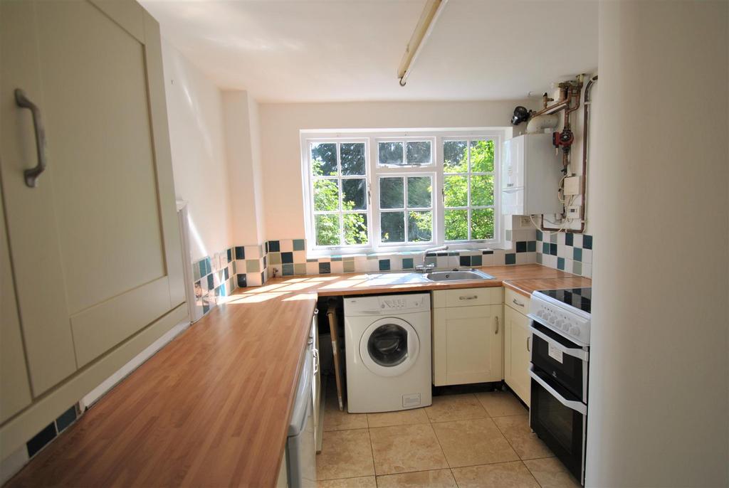 Kitchen (2).JPG