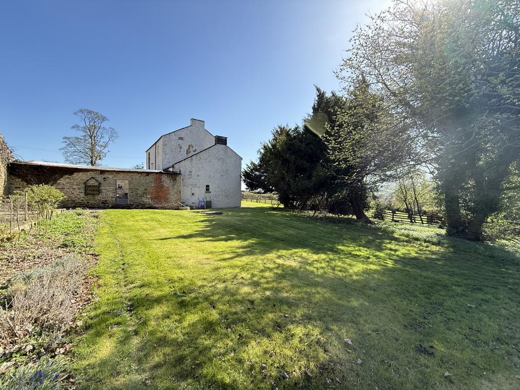 Farmhouse Gardens