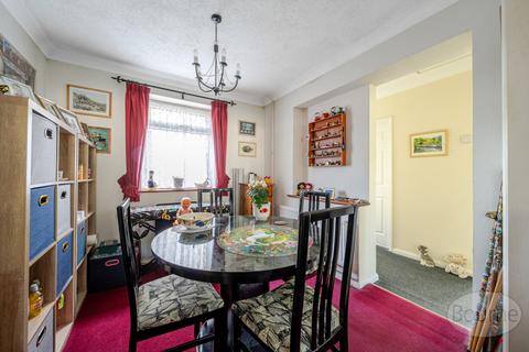 3 bedroom bungalow for sale, St. Michaels Avenue, Fairlands, Guildford, Surrey, GU3