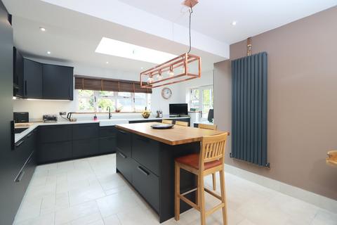 3 bedroom terraced house for sale, Rockingham Hall Gardens, Hagley, Stourbridge, DY9