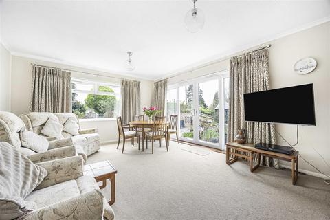 1, The Crest Langford Close, Emmer Green, Reading, RG4 8TE