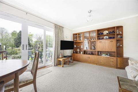 1, The Crest Langford Close, Emmer Green, Reading, RG4 8TE