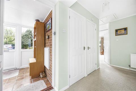 1, The Crest Langford Close, Emmer Green, Reading, RG4 8TE