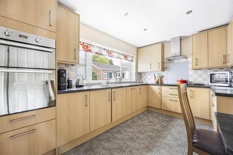 1, The Crest Langford Close, Emmer Green, Reading, RG4 8TE